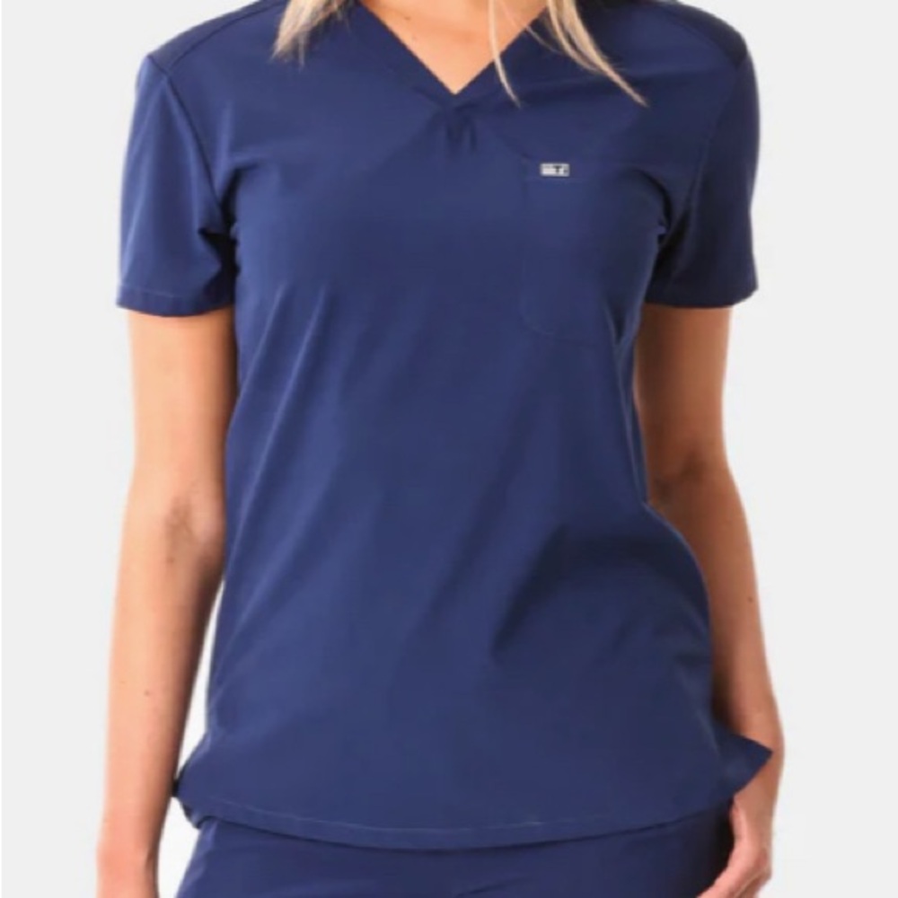 TI Scrubs Navy Blue Tuckable one pocket stretch scrub top Small Antimicrobial